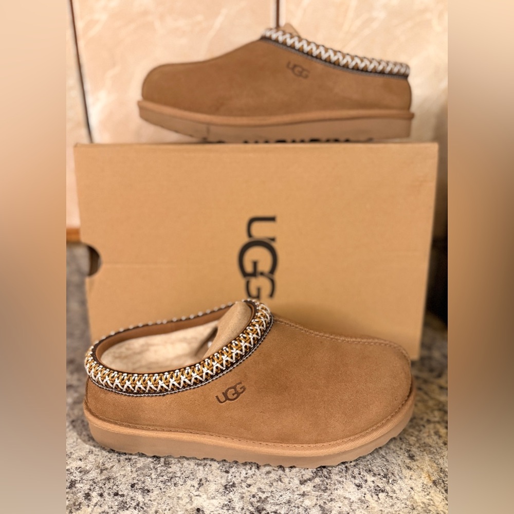 UGG Tasman II Big Kids Size 4 Chestnut